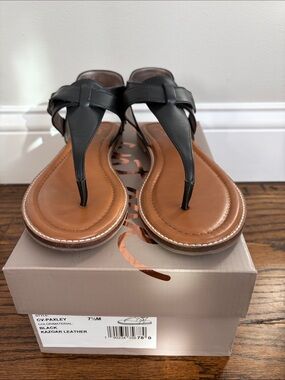 Crown Vintage Black Leather Thong Sandals with Tan Footbed